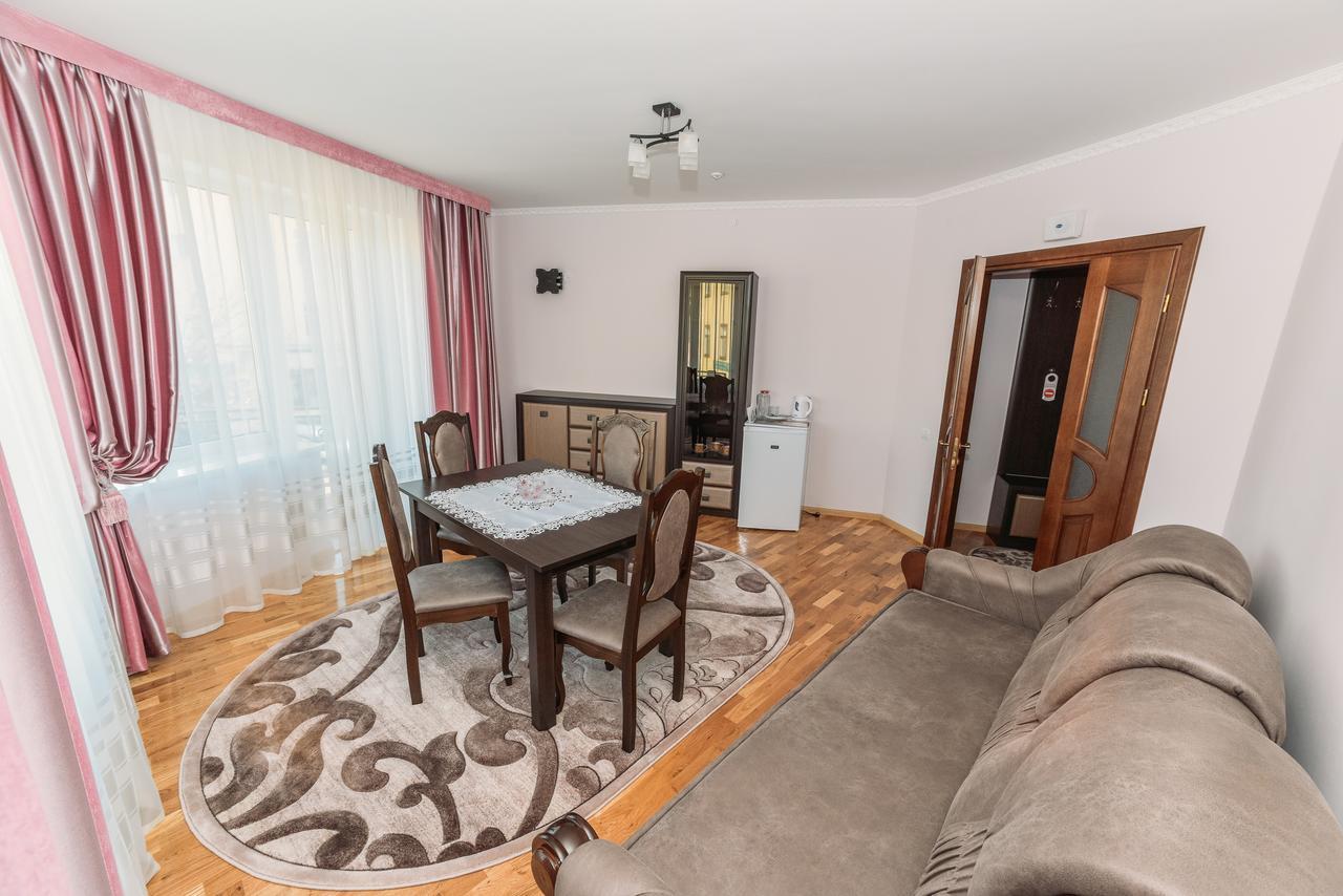Apartments Sonce Truskavets Ngoại thất bức ảnh